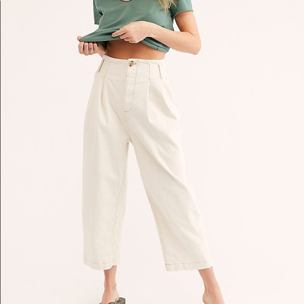 Free People Ecru Pleated Carrot Cropped Pants in 8
